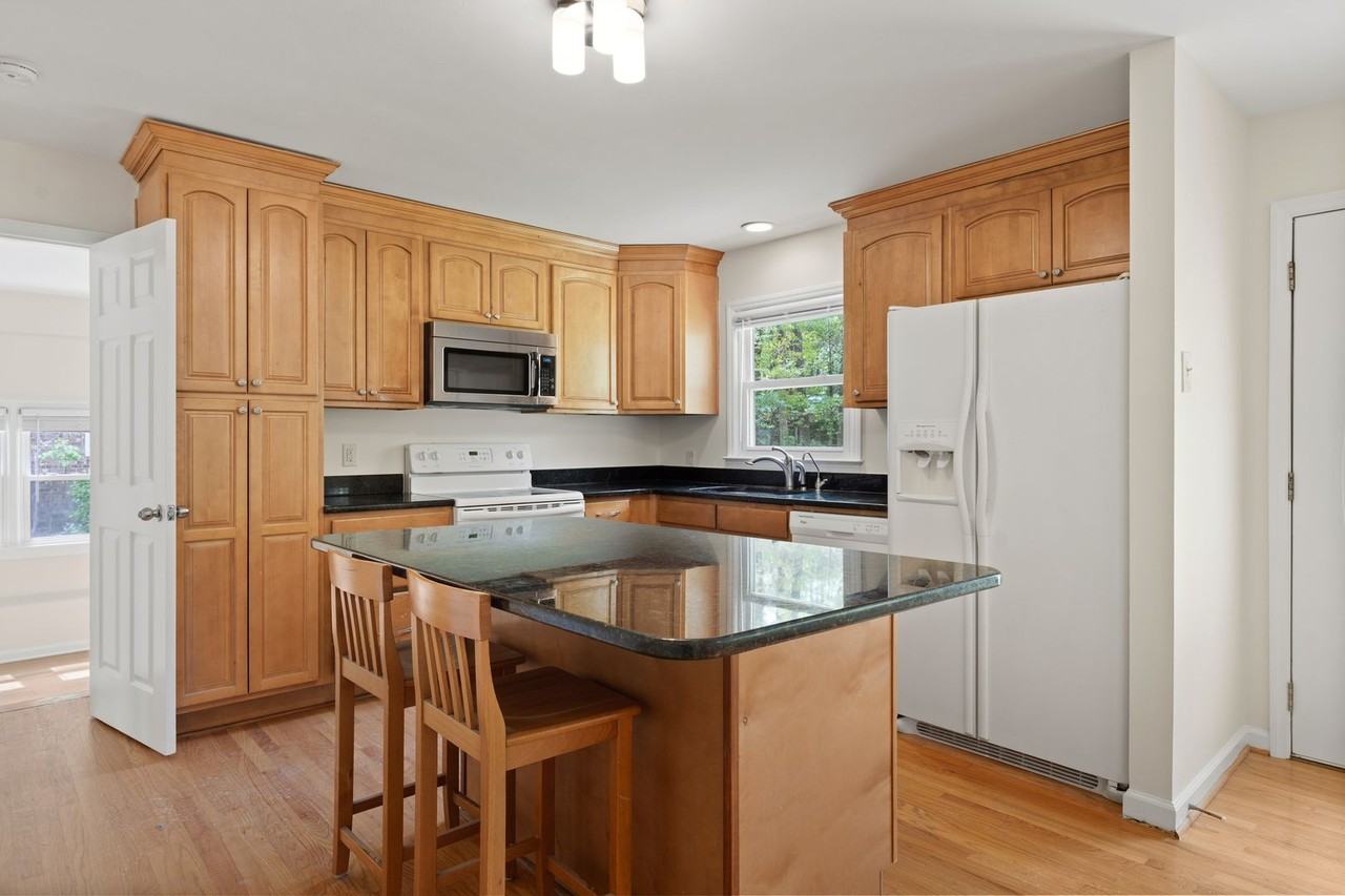 708 Tinkerbell Rd - Photo 2 of 22