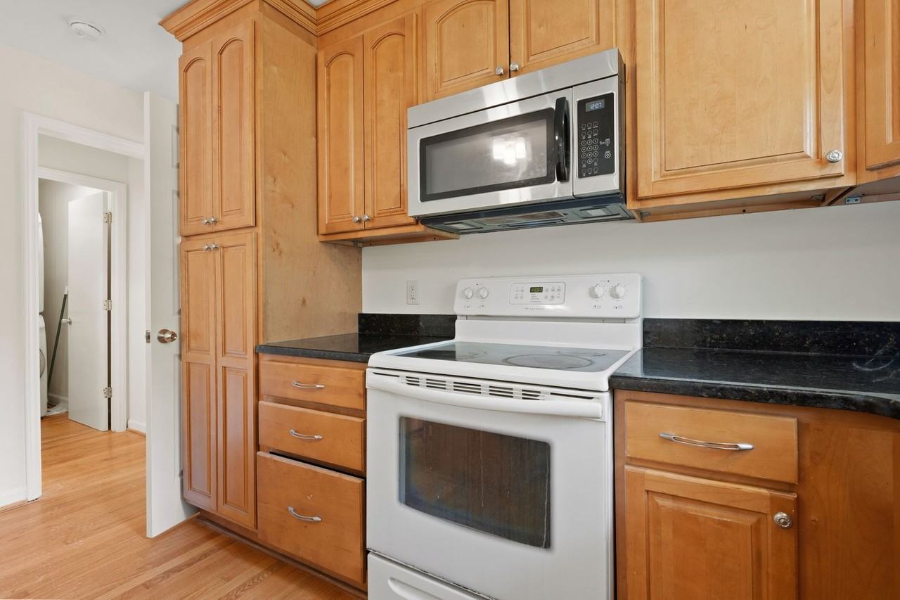 708 Tinkerbell Rd - Photo 3 of 22