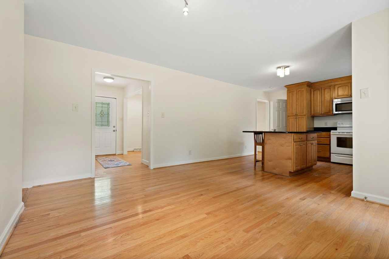 708 Tinkerbell Rd - Photo 6 of 22