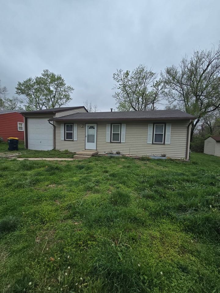 5134 N Corrington Ave - Photo 3 of 19