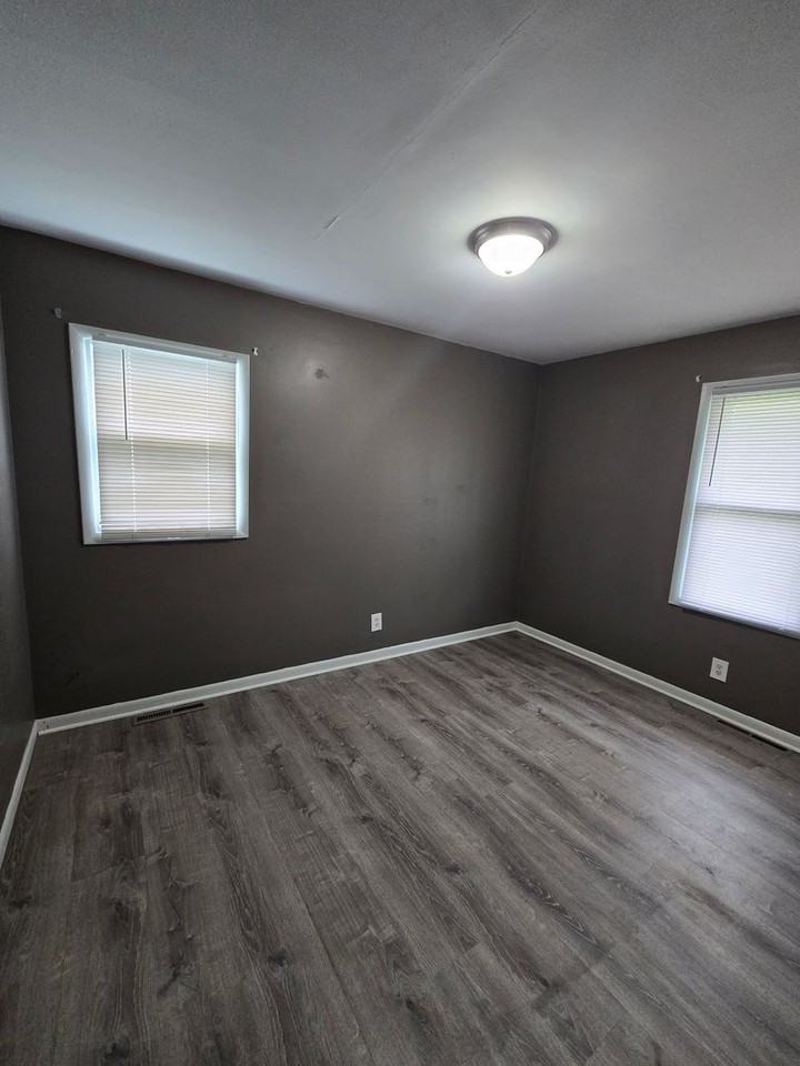 5134 N Corrington Ave - Photo 7 of 19