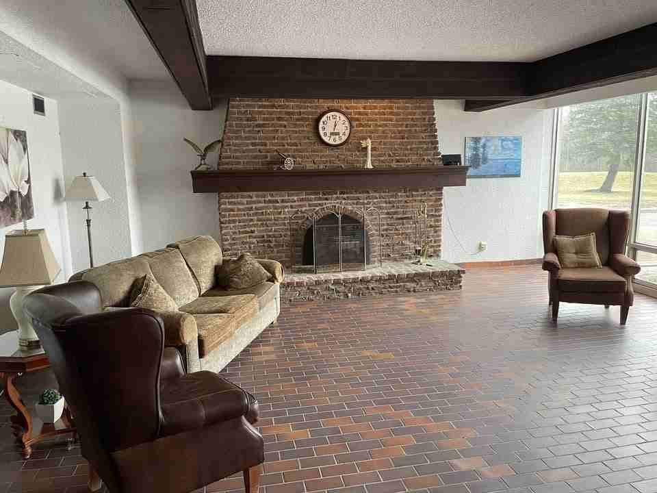225 Harvard Place #1612 - Photo 5 of 31