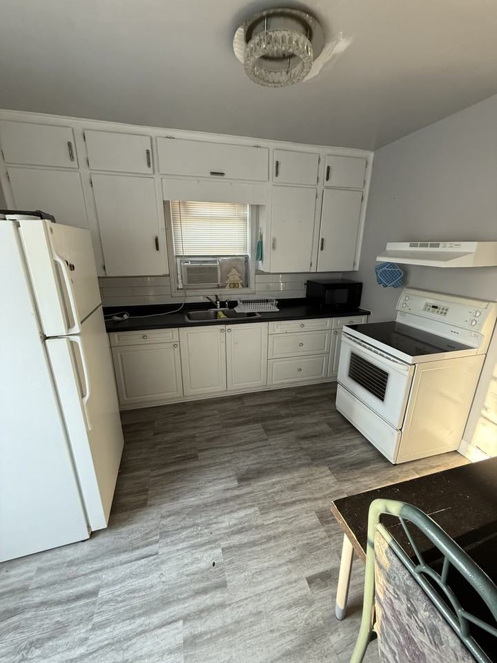 4853 Saint Lawrence Avenue #1 - Photo 5 of 8