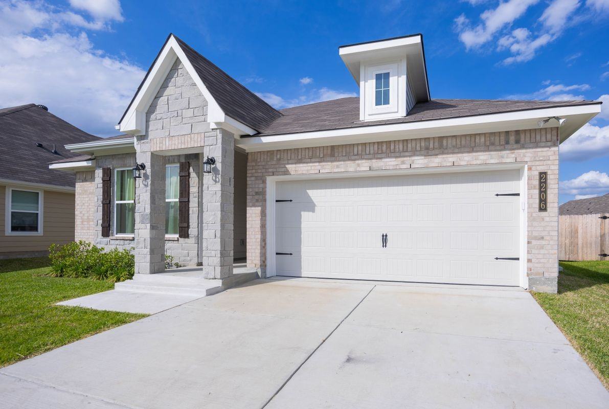 2206 Hall Of Fame Ct - Photo 2 of 24