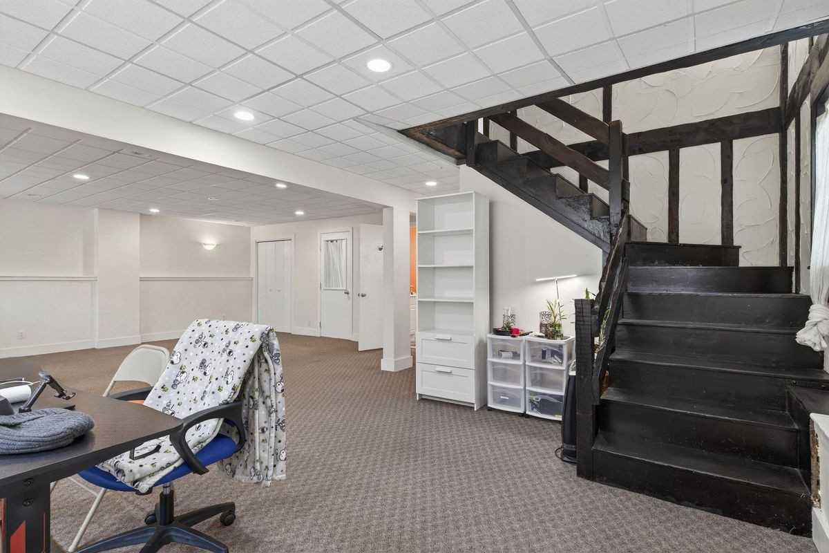 178 Exeter Rd - Photo 5 of 29