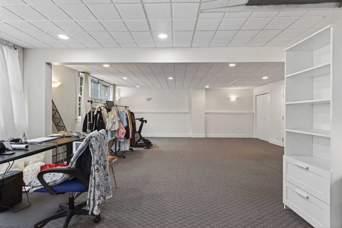 178 Exeter Rd - Photo 6 of 29