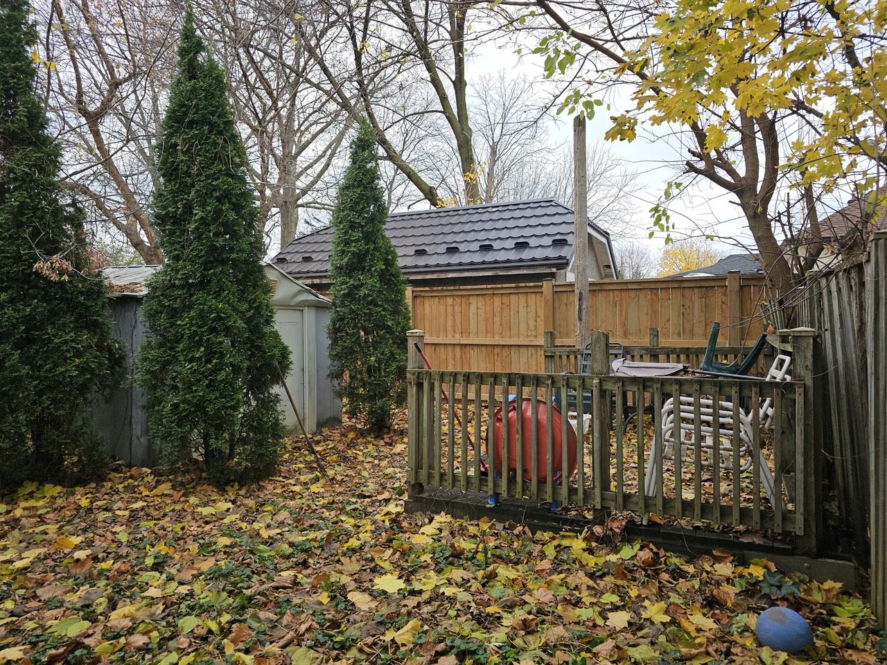 195 Geneva St - Photo 2 of 2