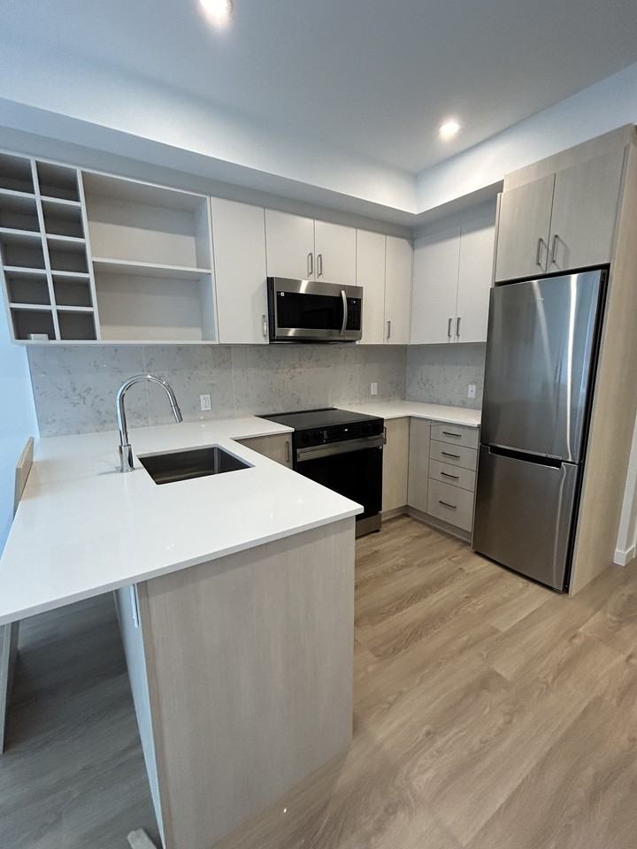 13858 108 Ave #E411 - Photo 5 of 10