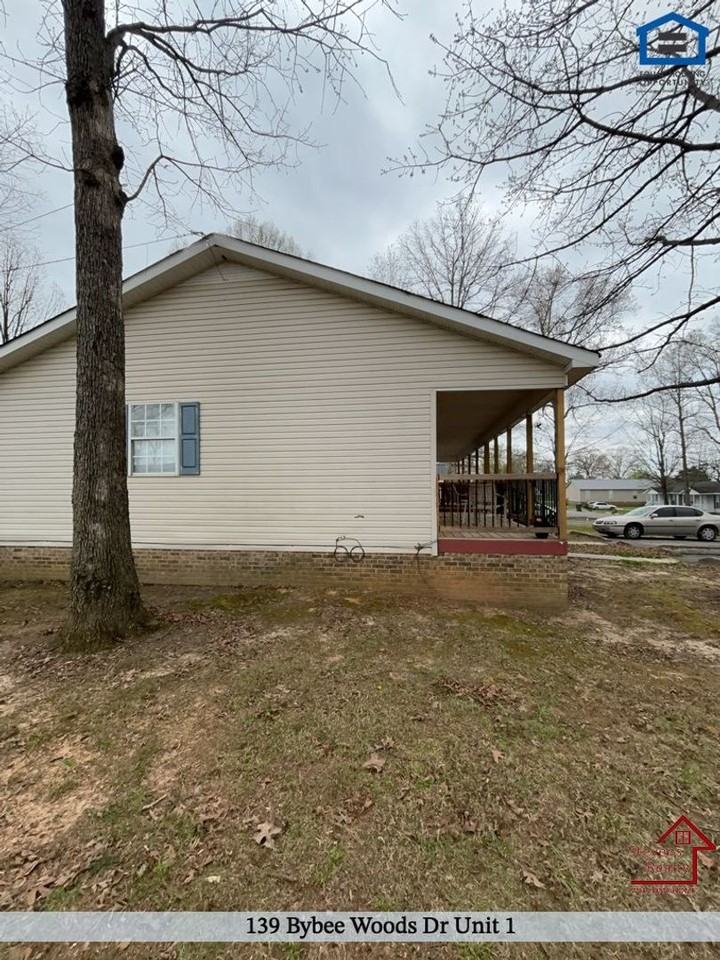 139 Bybee Woods Dr #1 - Photo 3 of 13