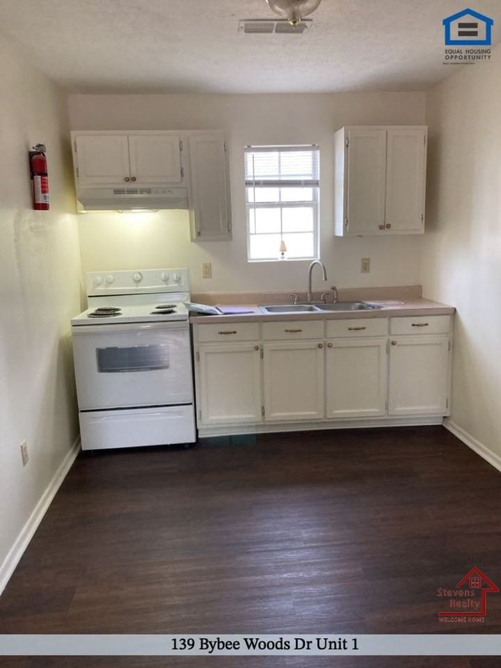 139 Bybee Woods Dr #1 - Photo 7 of 13