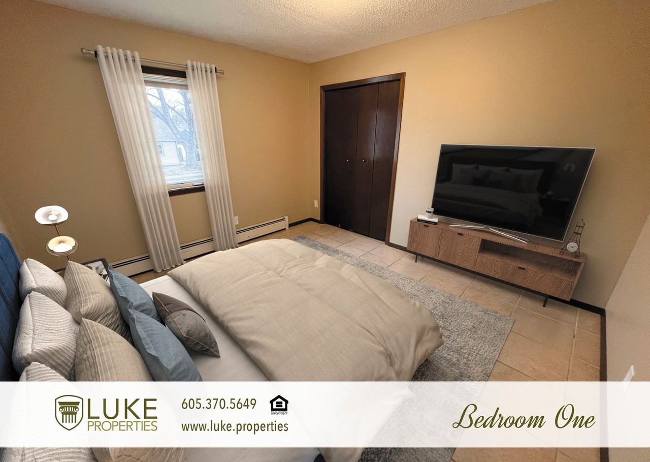 2108 W 10th St #2 - Photo 6 of 14