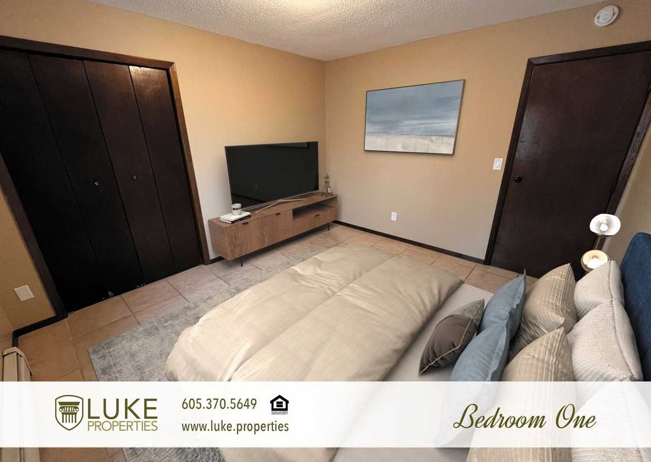 2108 W 10th St #2 - Photo 7 of 14