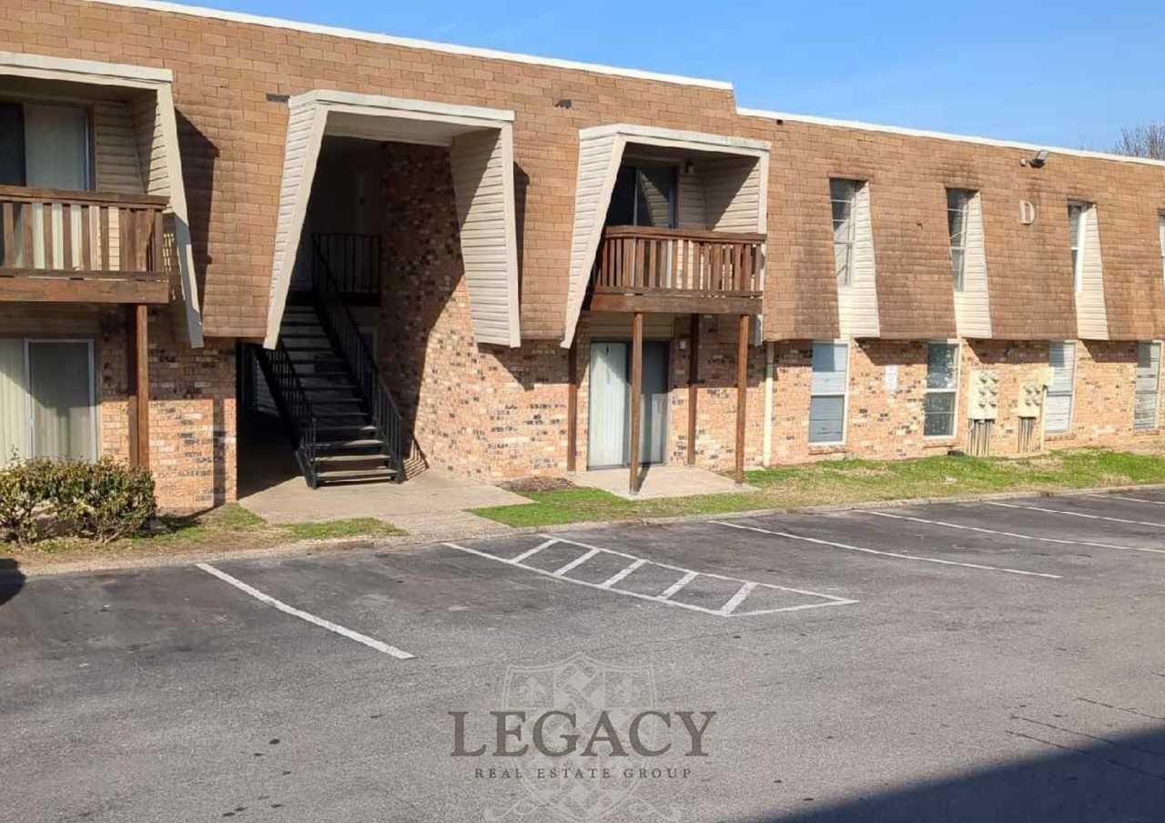 370 Wallace Rd #D13