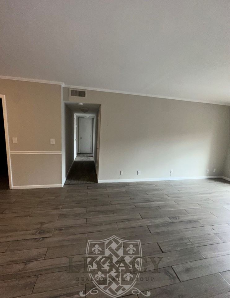 370 Wallace Rd #D13 - Photo 5 of 15