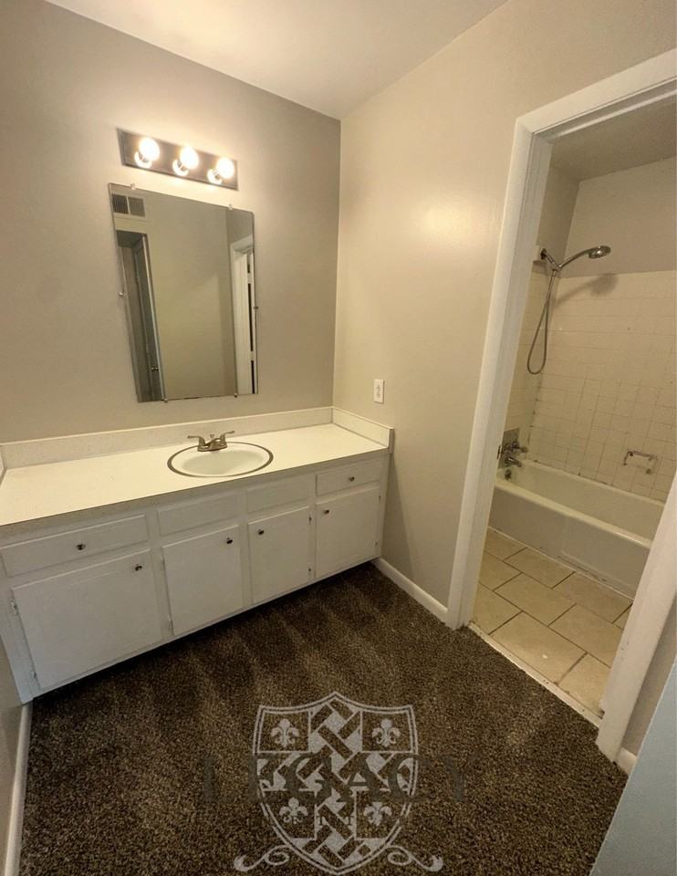 370 Wallace Rd #D13 - Photo 7 of 15