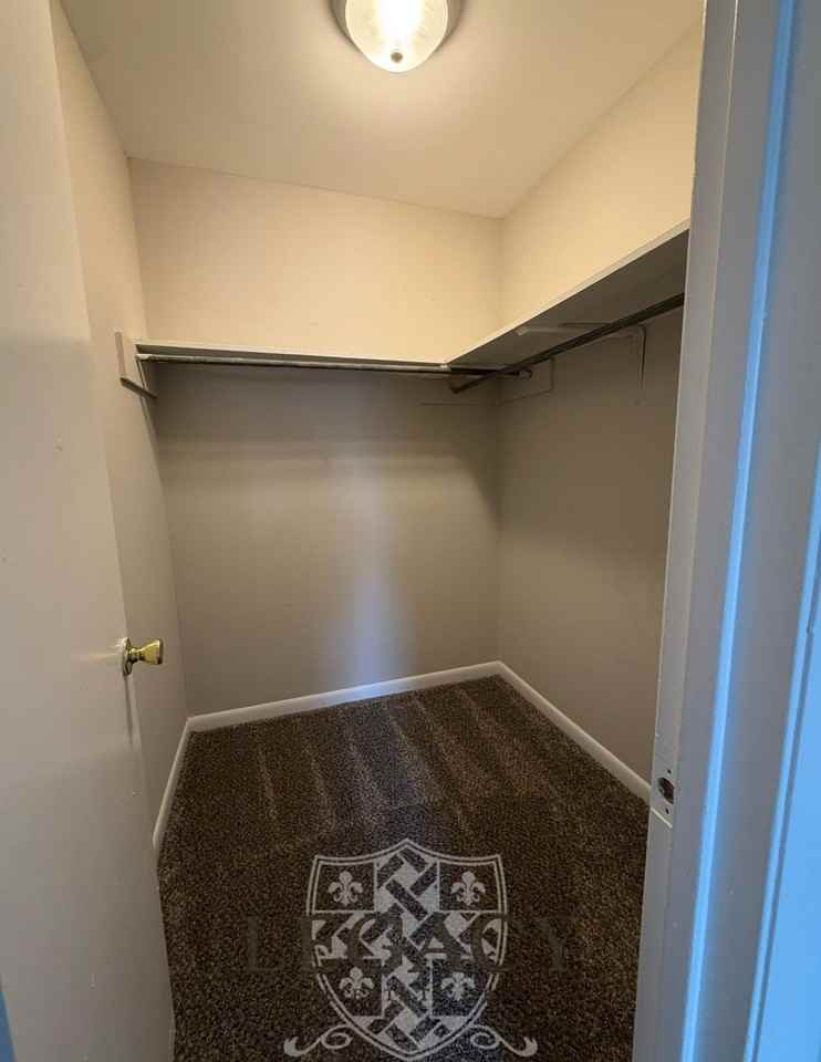370 Wallace Rd #D13 - Photo 5 of 15