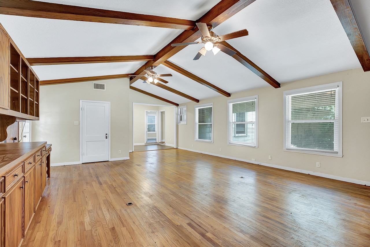 436 W Holland St #NA - Photo 2 of 16