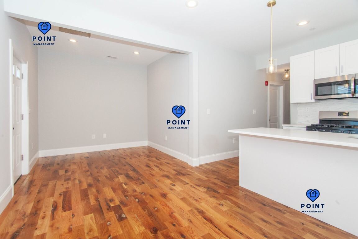 128 Bremen - Photo 2 of 14