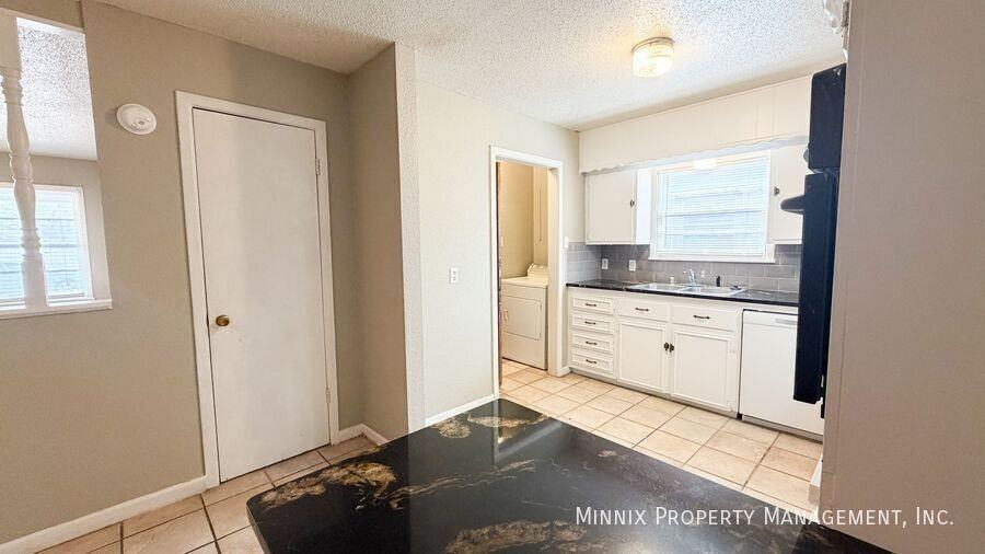 5414 6th St - Photo 7 of 24
