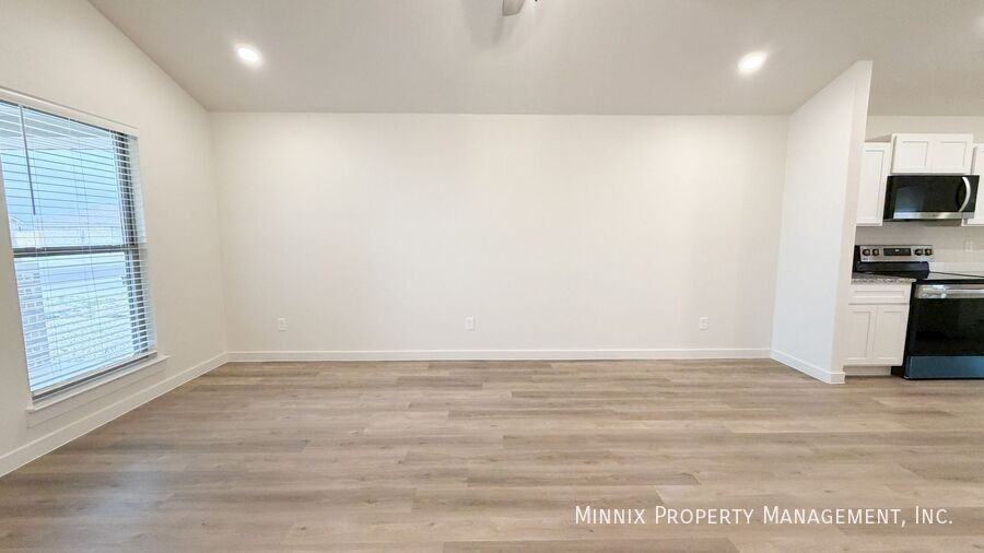 2161 Langford Ave - Photo 6 of 23