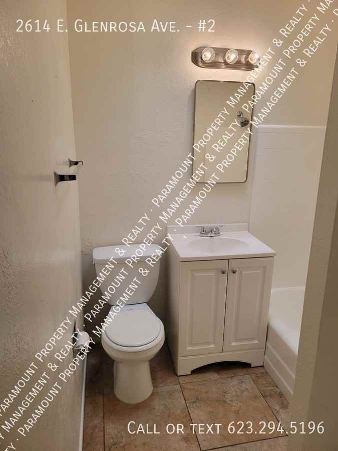 2614 E Glenrosa Ave #2 - Photo 6 of 12