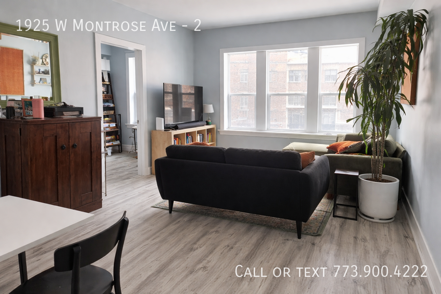1925 W Montrose Ave #2 - Photo 2 of 8