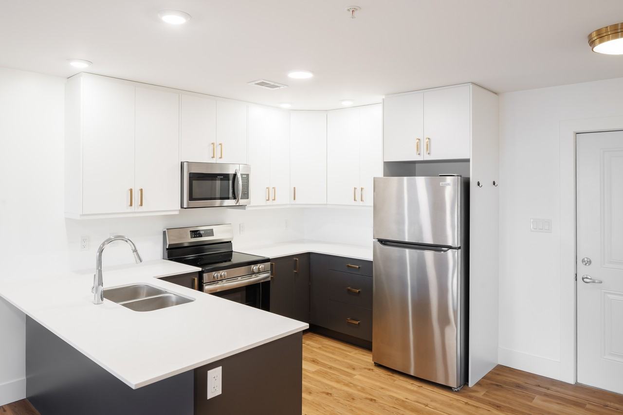 213 Simmons Avenue - Photo 2 of 16