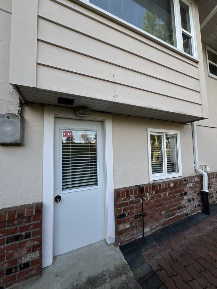 5585 McMaster Rd - Photo 2 of 8