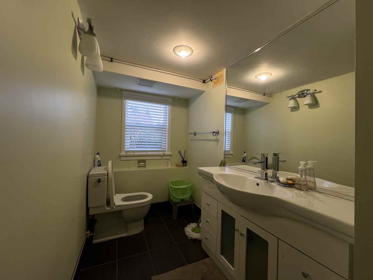 5585 McMaster Rd - Photo 3 of 8