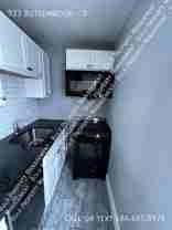 923 Buttonwood St #3 - Photo 1 of 1