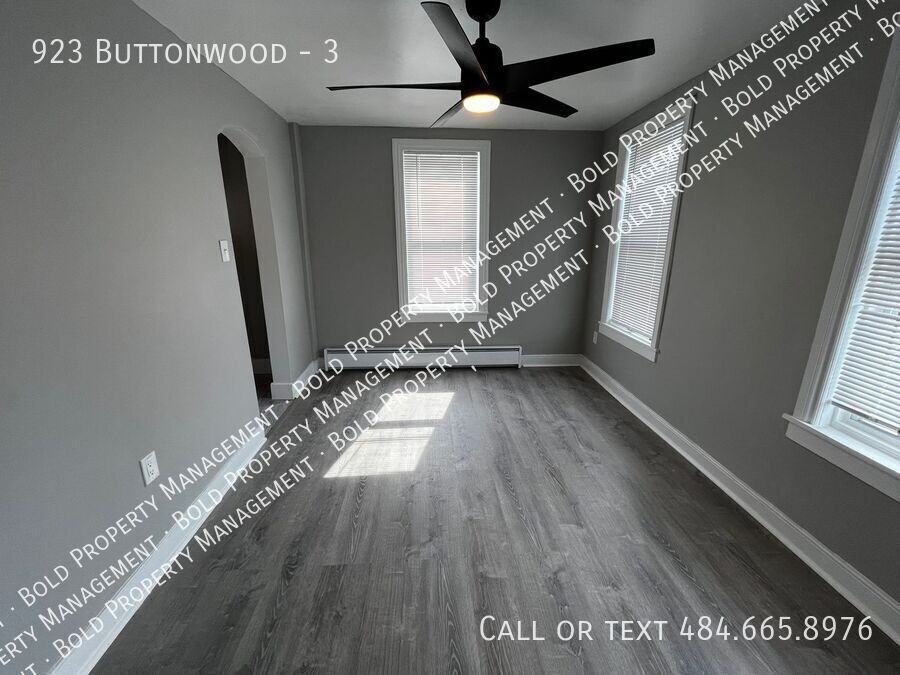 923 Buttonwood St #3 - Photo 3 of 6