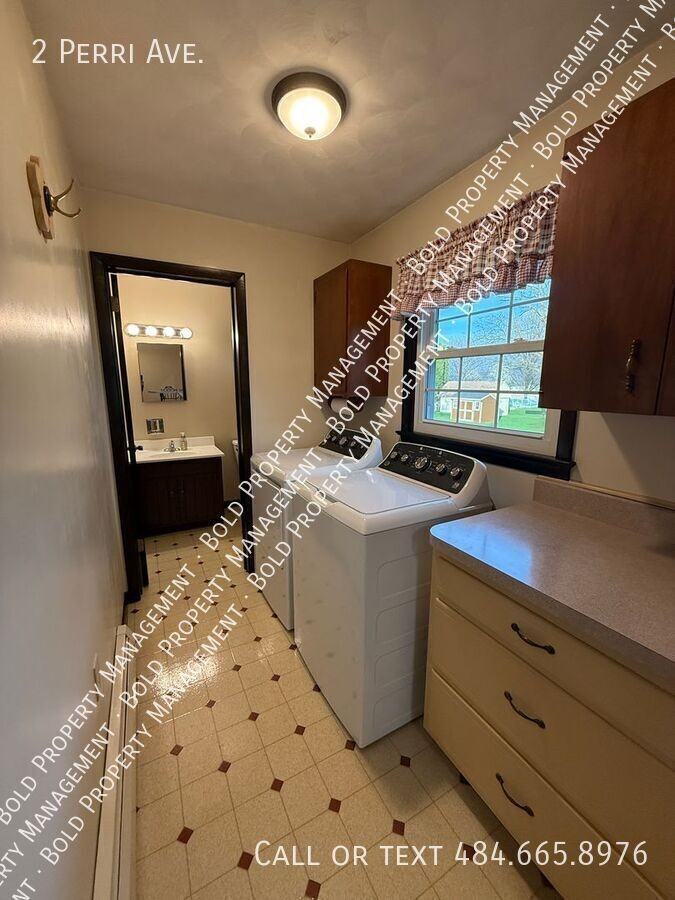 2 Perri Ave - Photo 7 of 31