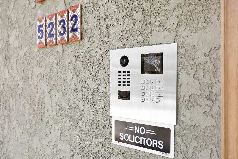 5232 1/2 W 20th St - Photo 4 of 17