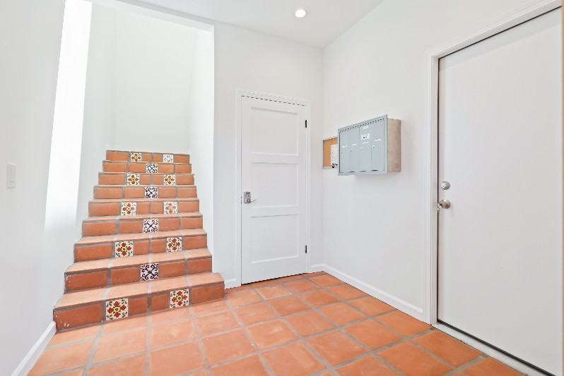 5232 1/2 W 20th St - Photo 6 of 17