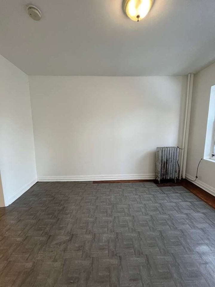 154 Belmont Ave - Photo 7 of 30