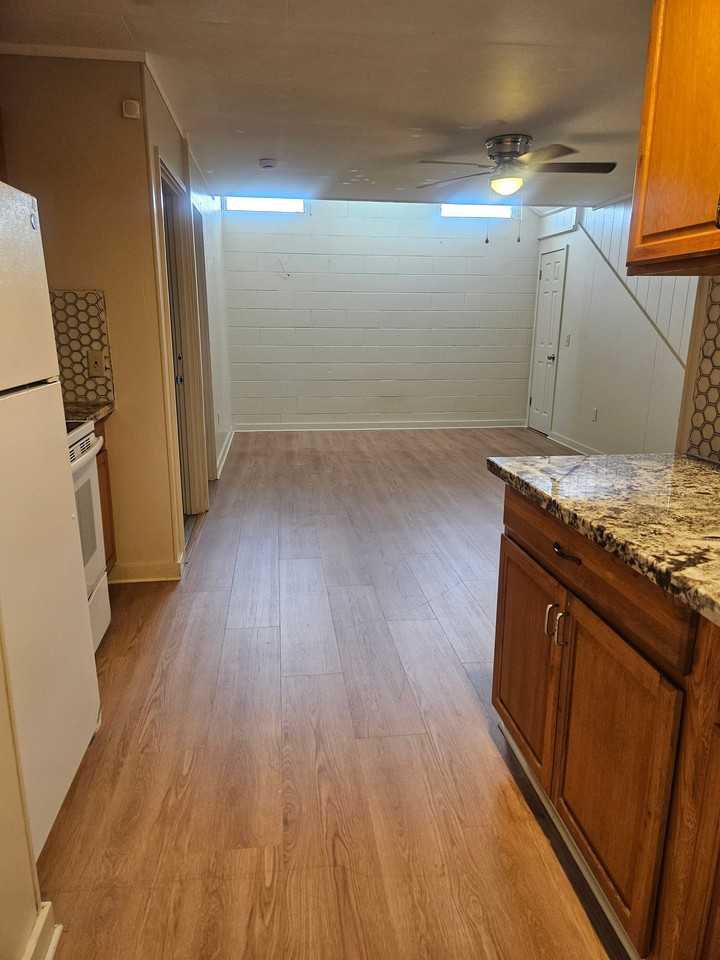 368 N Market St - Photo 3 of 9