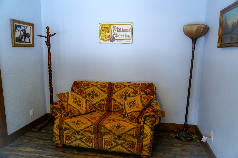 145 Sapphire Ct - Photo 6 of 23