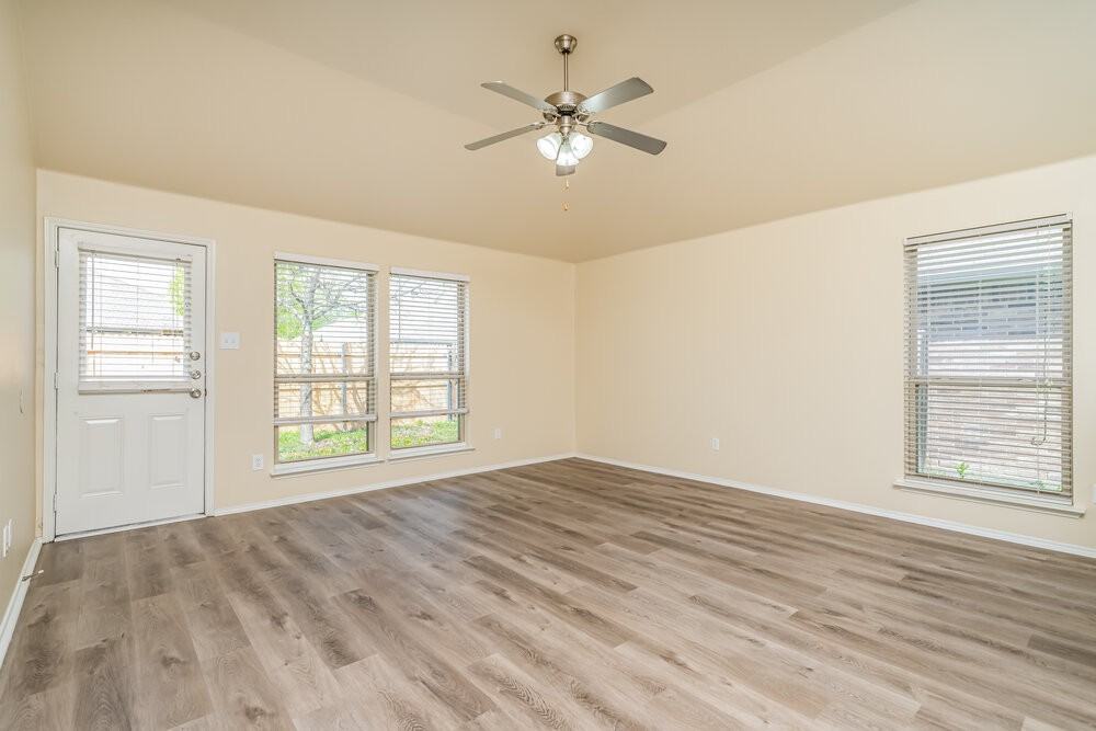 1617 Bob Dr - Photo 3 of 16