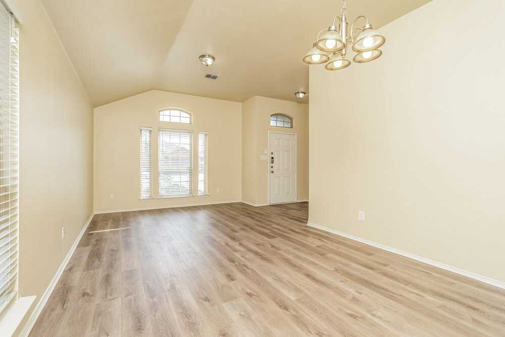 1617 Bob Dr - Photo 5 of 16