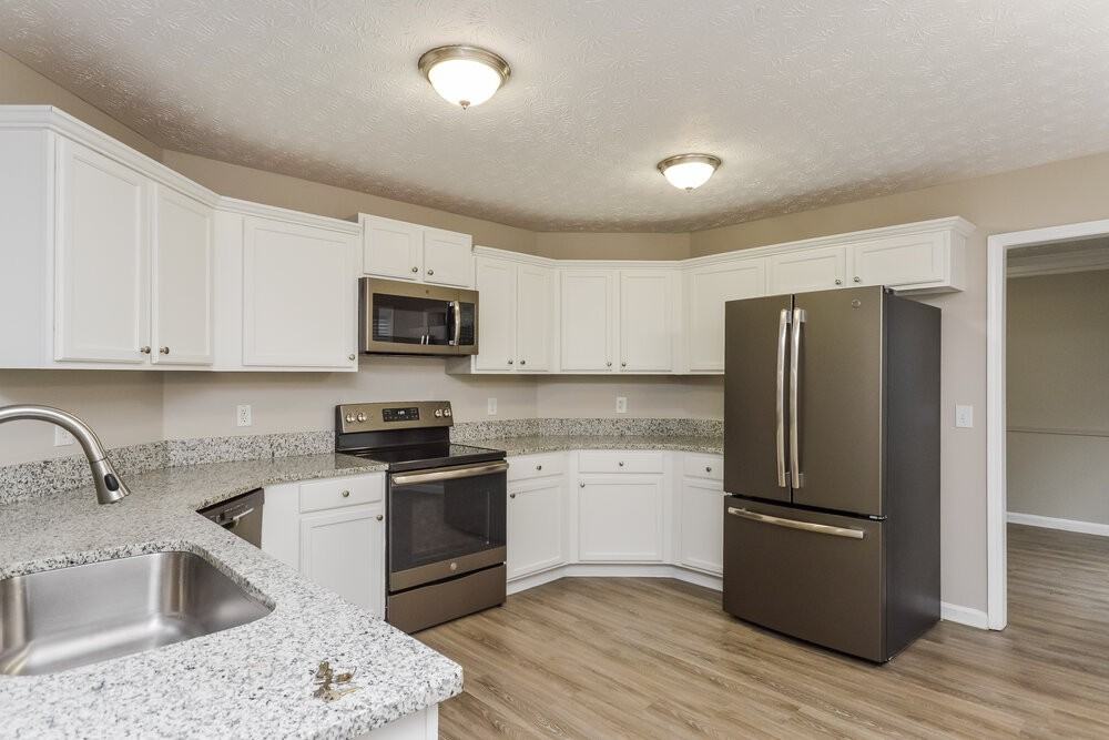 2540 Tolliver Dr - Photo 5 of 17