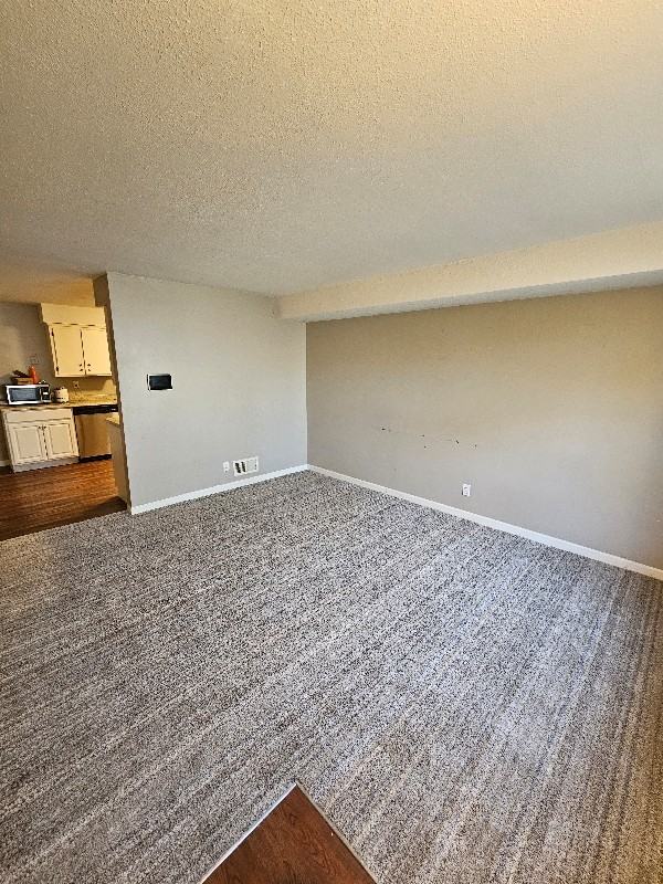 4314 3rd St Ne - Photo 5 of 11