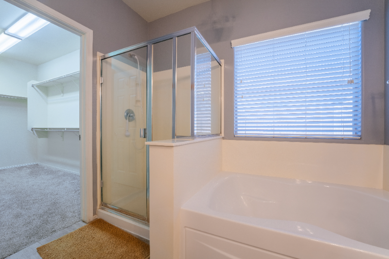 2313 N Presidential Dr - Photo 3 of 12