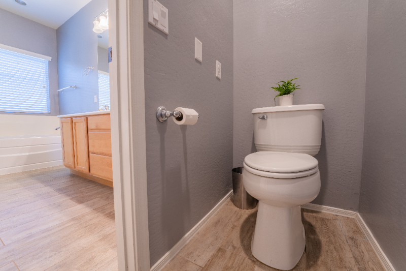 2313 N Presidential Dr - Photo 4 of 12