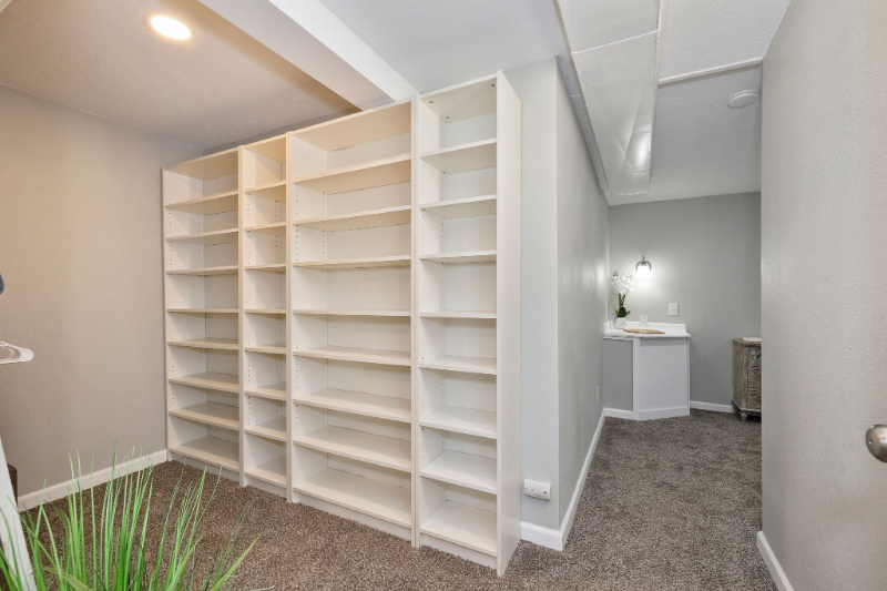 1613 Scott Pl - Photo 2 of 10