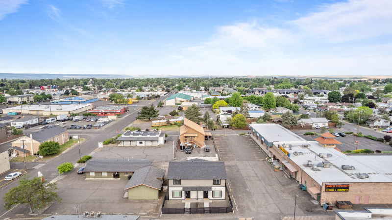 2077 Walla Walla Ave - Photo 4 of 32