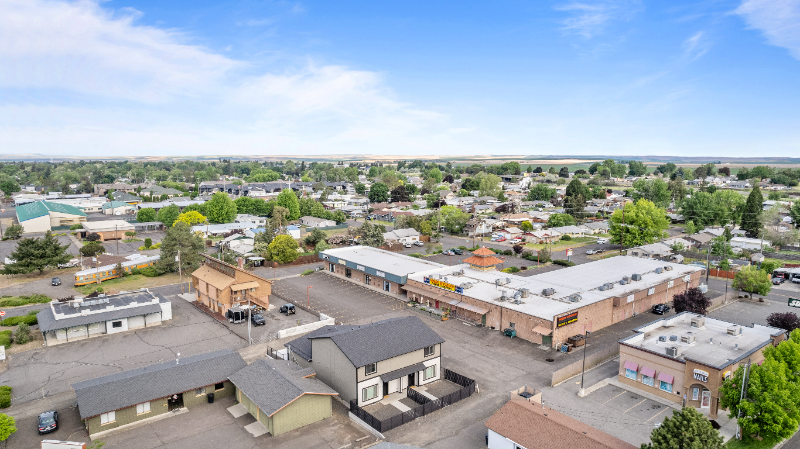 2077 Walla Walla Ave - Photo 5 of 32