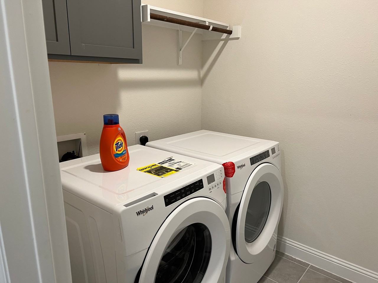 1621 Blakely Pl - Photo 6 of 9