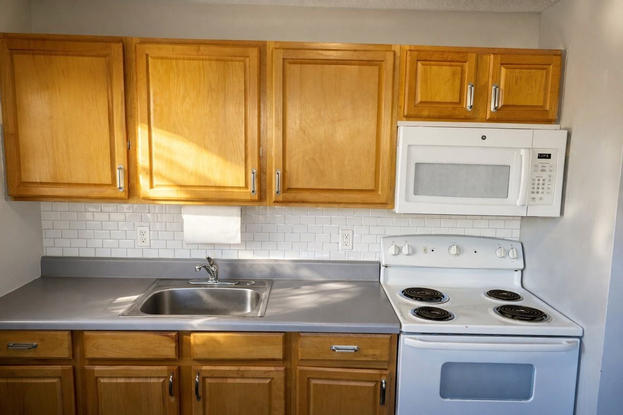 467 Connecticut Ave #A - Photo 2 of 13