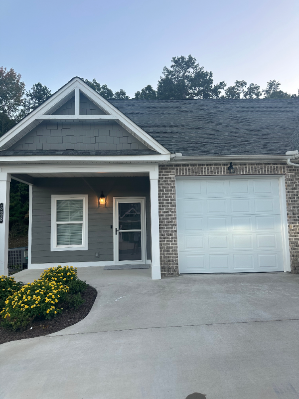 528 Bellingham Dr Ne - Photo 2 of 16