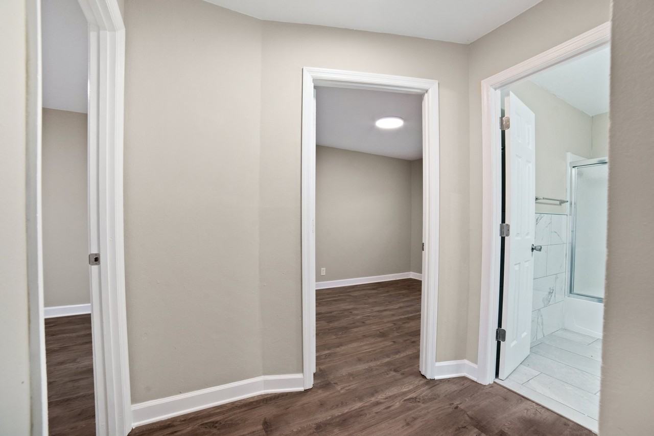 3410 Elizabeth St Nw #2 - Photo 3 of 10